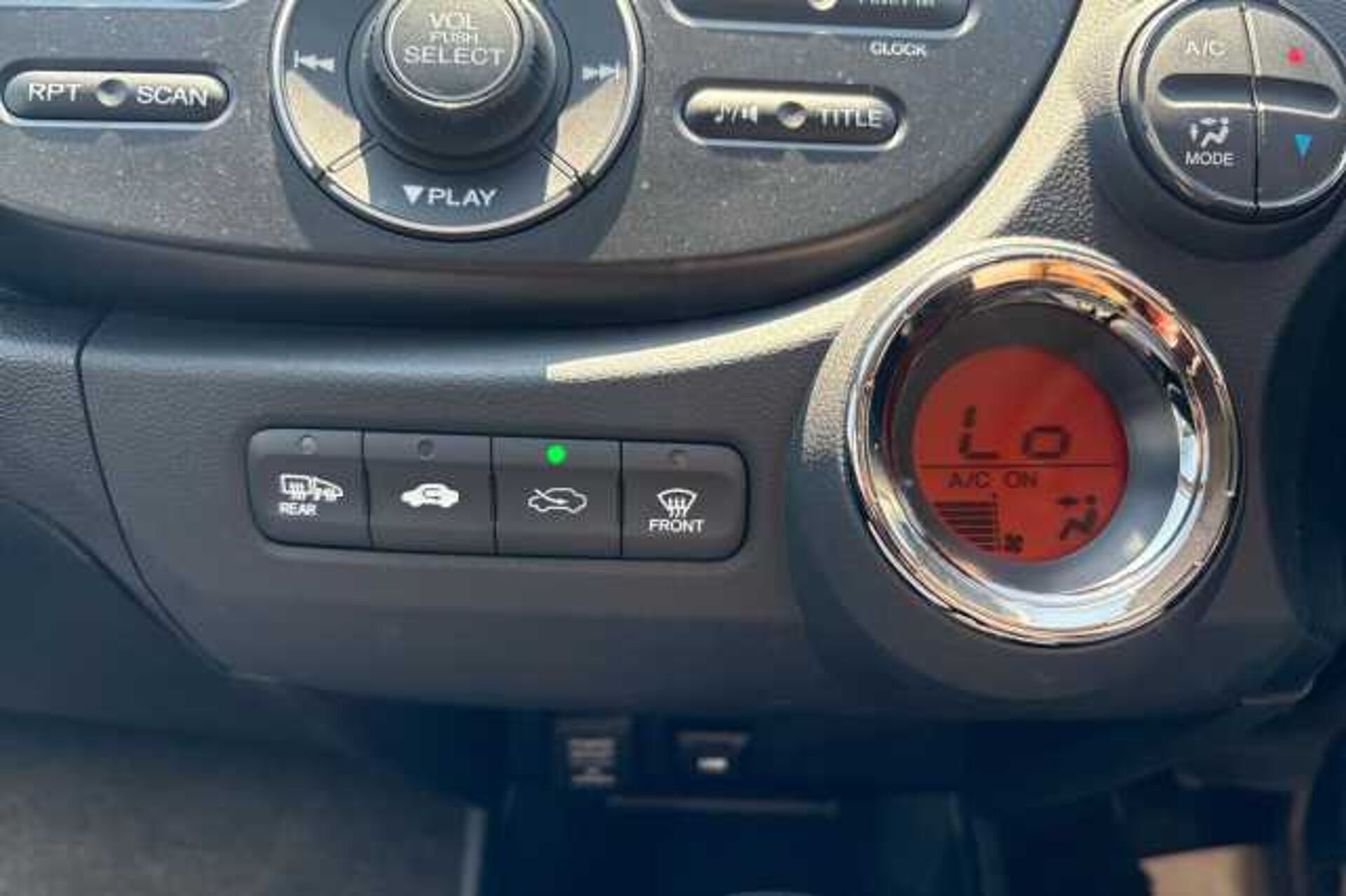 Honda Jazz 1.4 i-VTEC ES Plus 5dr CVT 