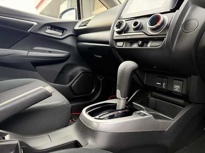 Honda Jazz 1.3 i-VTEC SE Navi 5dr CVT 